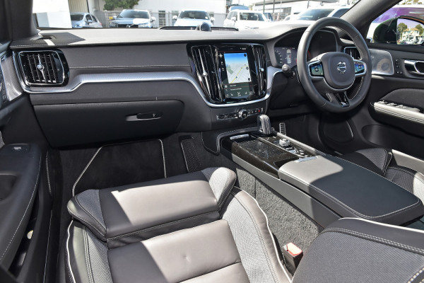 2020 Volvo S60 Z Series T8 R-Design Sedan