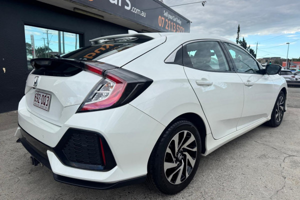 2017 Honda Civic 10th Gen VTi-S Hatch Image 7