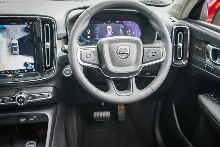 2024 MY25 Volvo XC40 XZ Ultra B4 Bright SUV Image 28