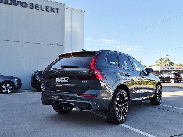 2026 Volvo XC60 UZ Ultra T8 Plug-in Hybrid Dark SUV image 9