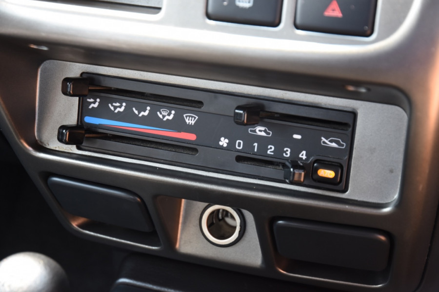 2015 Nissan Navara D22 S5 ST-R Utility Image 12