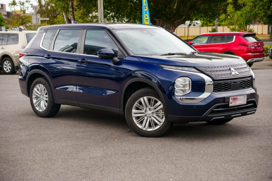 2024 Mitsubishi Outlander ZM ES SUV Image 1