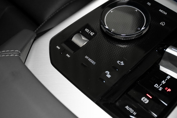 2025 BMW X3 G45 30e xDrive SUV image 15
