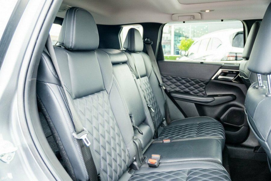 2023 Mitsubishi Outlander ZM Exceed SUV Image 10