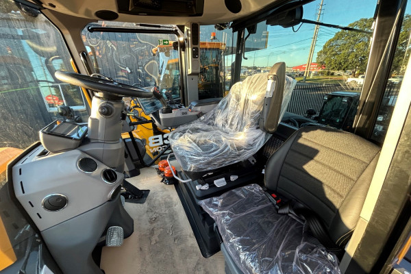 2026 JCB FASTRAC Other Image 10