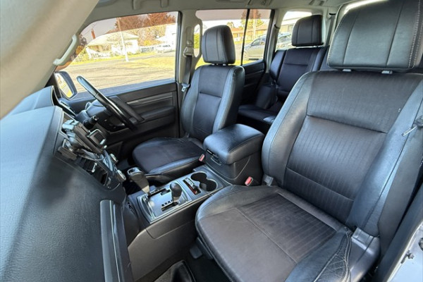 2013 MY14 Mitsubishi Pajero NW VR-X SUV Image 15