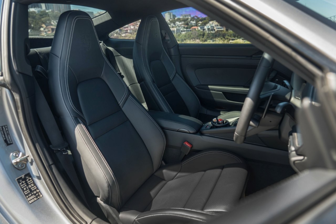 2025 Porsche 911 992.2 Carrera S Coupe Image 13
