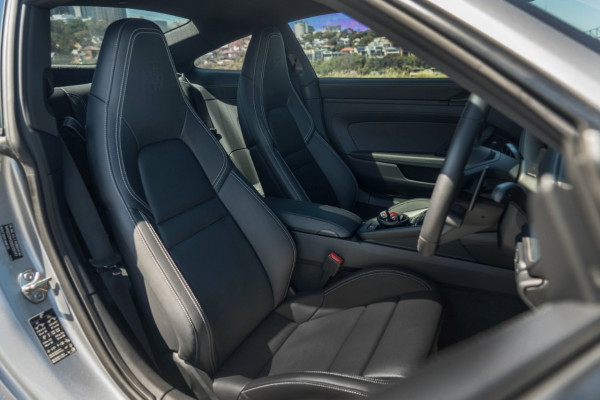 2025 Porsche 911 992.2 Carrera S Coupe Image 13