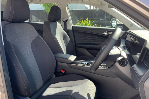 2026 MY25 MG HS AS33 Vibe SUV Image 8