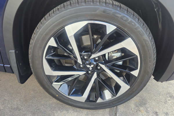 2024 Mitsubishi Outlander ZM Exceed SUV Image 24