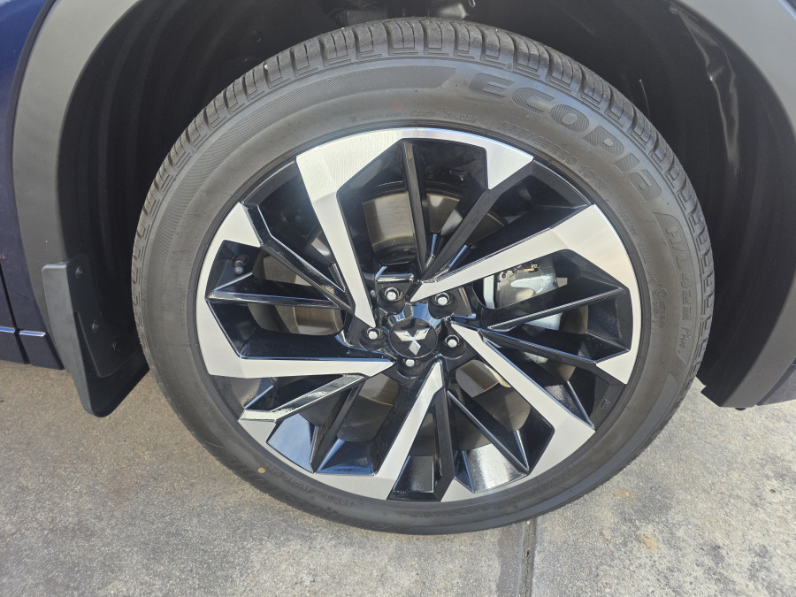 2024 Mitsubishi Outlander ZM Exceed SUV Image 24