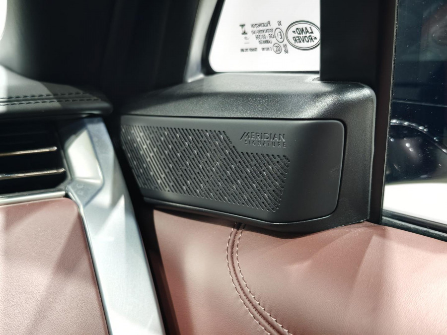 2024 MY25 Land Rover Range Rover L460 P460e Autobiography SUV Image 43