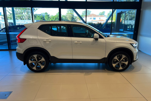 2026 Volvo XC40 XZ Plus B4 SUV Image 5