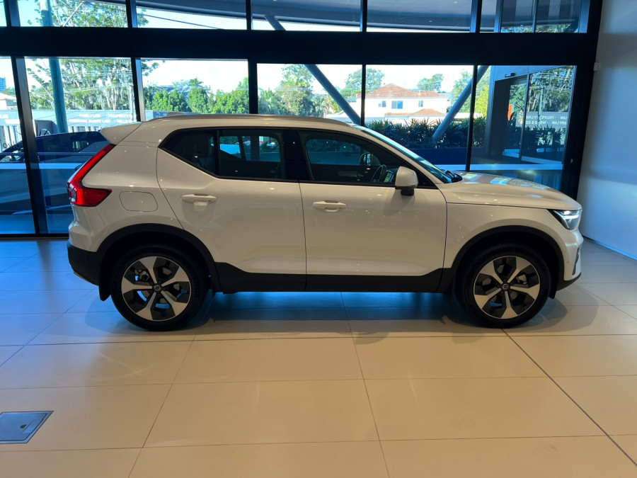 2026 Volvo XC40 XZ Plus B4 SUV Image 5