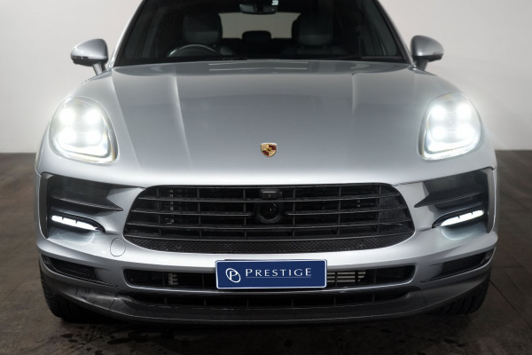 2021 Porsche Macan SUV image 3