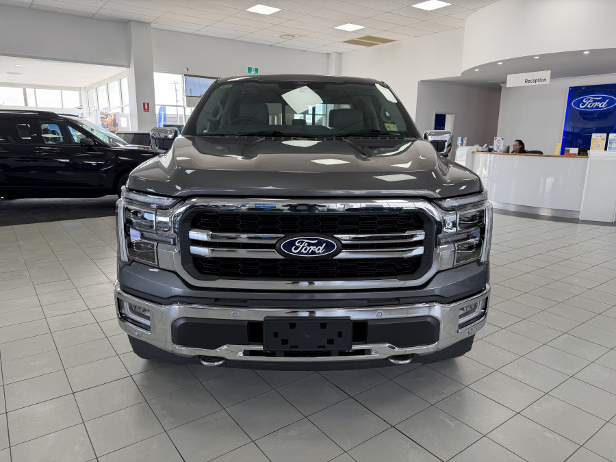 2024 Ford F-150  Lariat Dual Cab Image 2