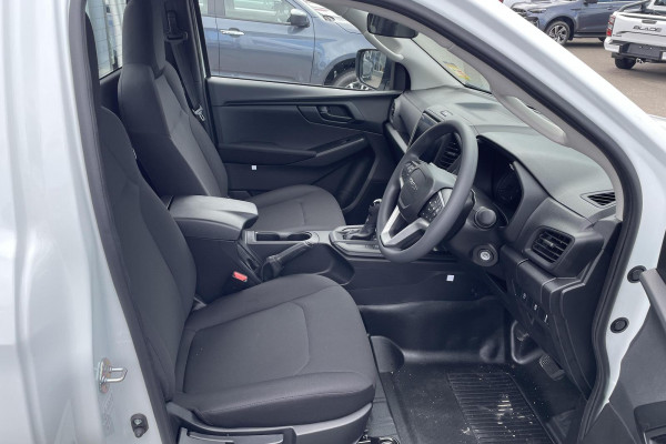 2026 MY25.5 Isuzu D-MAX RG SX High Ride Cab Chassis Image 6
