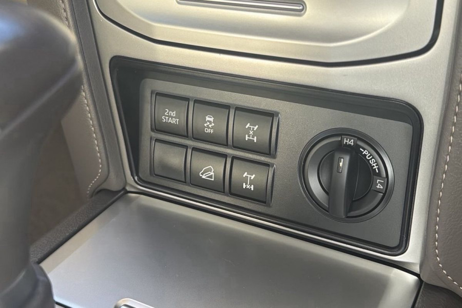 2023 Toyota LandCruiser Prado GDJ150R VX SUV Image 17