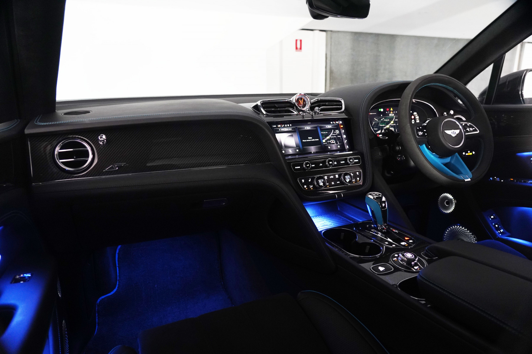 2024 Bentley Bentayga V8S Black Line SUV Image 14