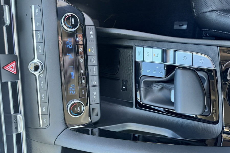 2024 Hyundai i30 CN7.V2 Premium Sedan Image 19