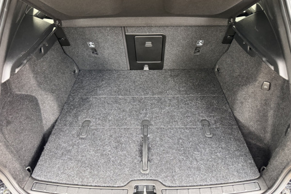 2023 Volvo XC40 XZ Ultimate B5 Dark SUV Image 19
