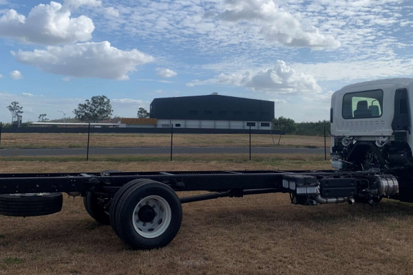2025 Isuzu FSR 140/120-240 AM R56 Cab Chassis Image 5