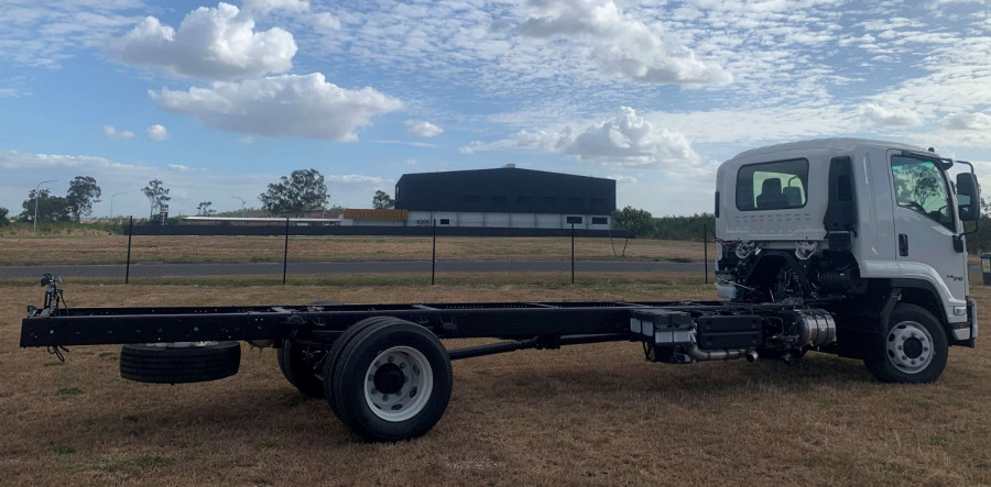 2025 Isuzu FSR 140/120-240 AM R56 Cab Chassis Image 5