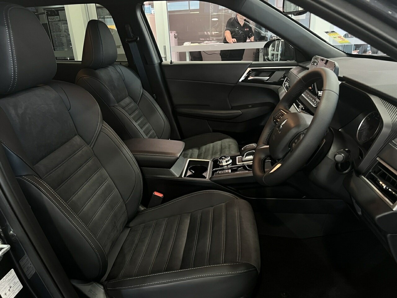 2024 Mitsubishi Outlander ZM Black Edition SUV Image 20