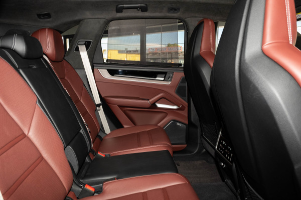 2024 MY25 Porsche Cayenne Turbo E-Hybrid SUV