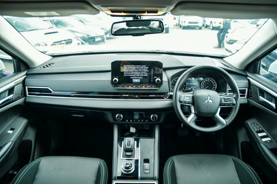 2024 Mitsubishi Outlander ZM LS SUV Image 19