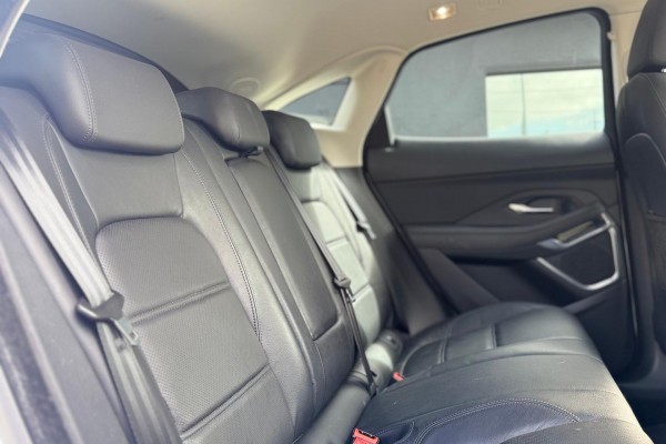 2019 Jaguar E-PACE X540 P250 SE SUV Image 15