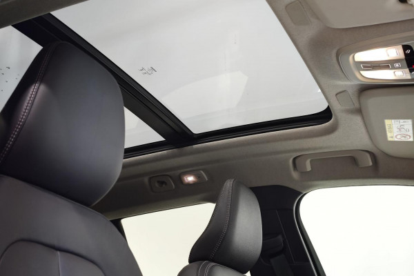 2025 Volvo XC40 XZ Plus B4 SUV Image 31