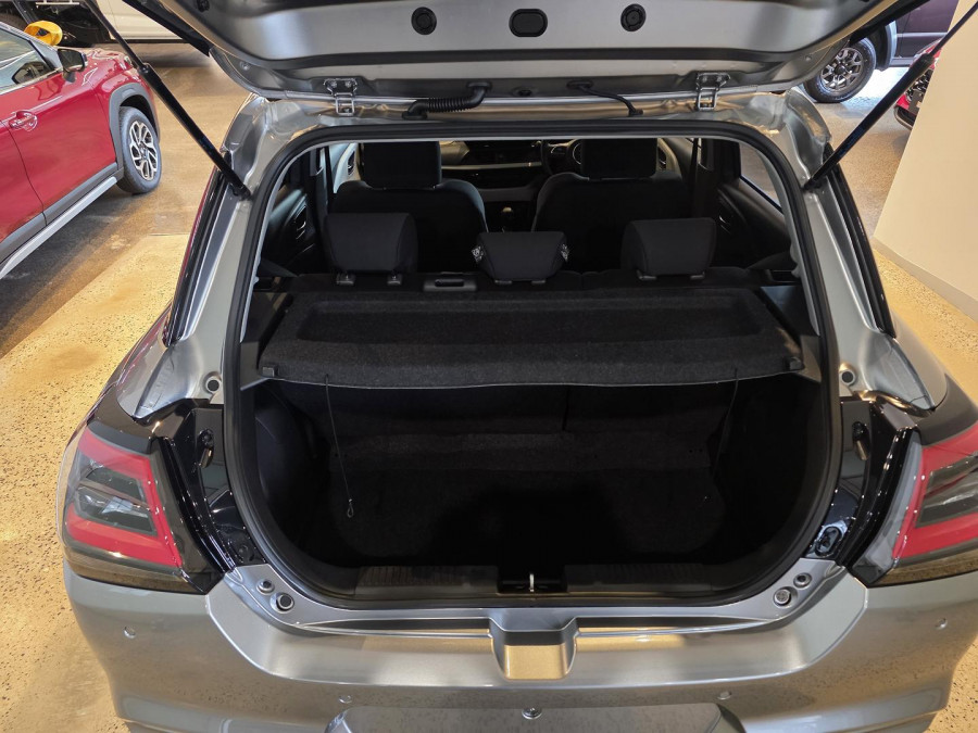 2026 Suzuki Swift UZ Hybrid Hatch Image 7