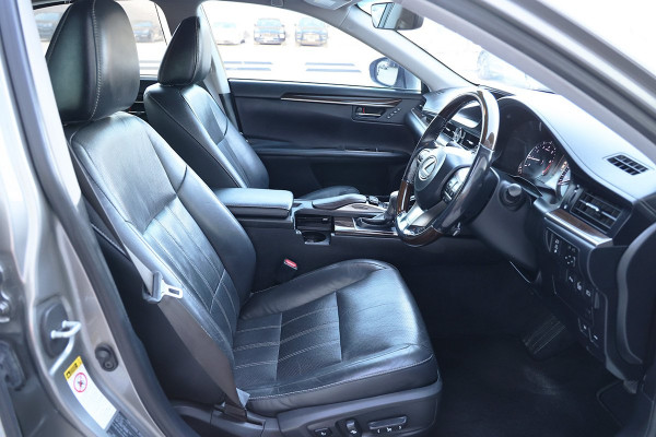 2015 Lexus ES GSV60R 350 Sports Luxury Sedan Image 6