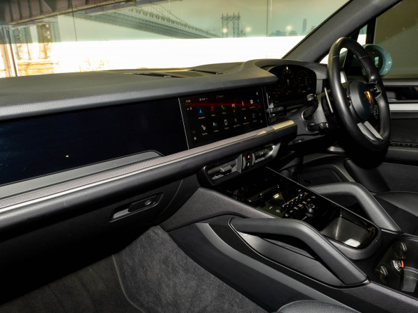 2023 MY24 Porsche Cayenne S SUV image 23