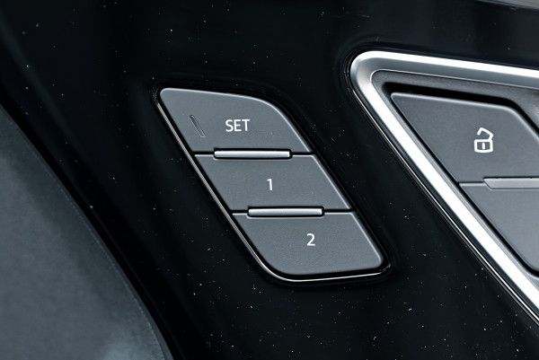 2025 Audi Q4 e-tron F4 45 SUV image 18