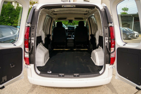 2026 Hyundai Staria Load US4.V3  Van Image 9