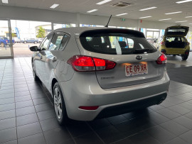 2015 Kia Cerato YD S Hatchback Image 5