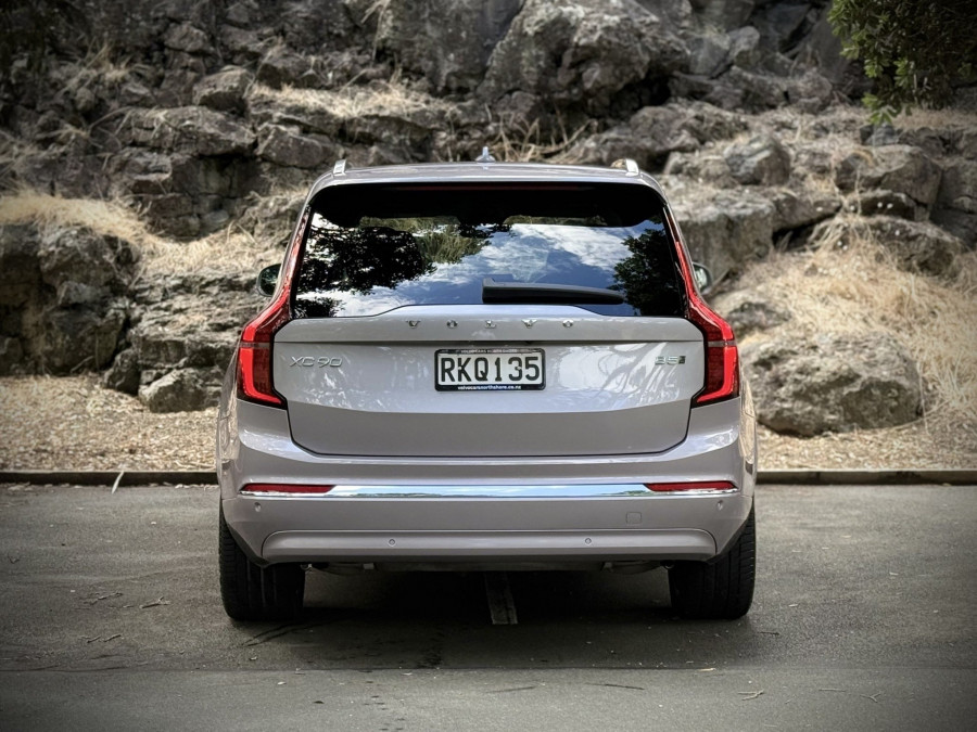 2025 Volvo XC90 L Series Ultra B5 Bright SUV Image 5