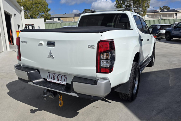 2019 Mitsubishi Triton MR GLX Cab Chassis Image 3