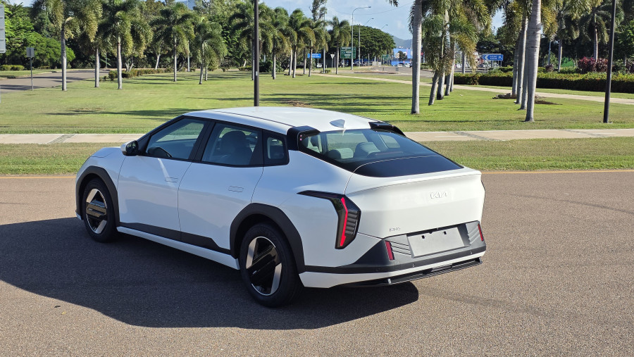 2026 Kia EV4  Air Standard Range Sedan Image 9