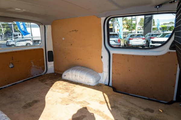 2022 Toyota HiAce GDH300R  Van Image 9