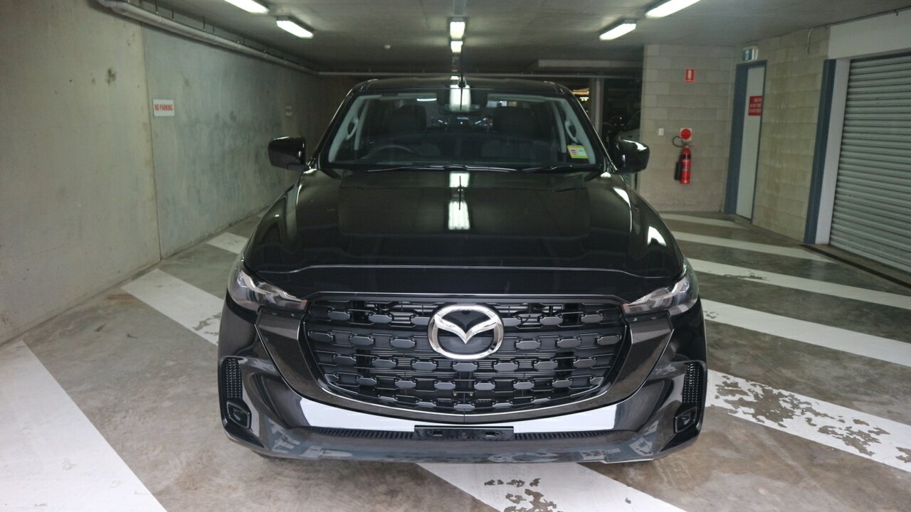 2025 Mazda BT-50 TF XT Cab Chassis Image 2