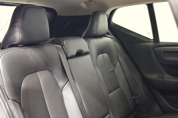 2025 Volvo XC40 XZ Plus B4 SUV Image 24