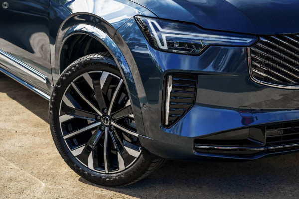 2025 Volvo XC90 L Series Ultra B5 Bright SUV Image 10