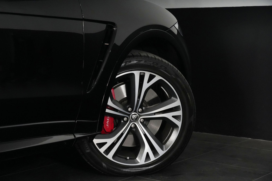 2024 Jaguar F-PACE SVR SUV Image 10