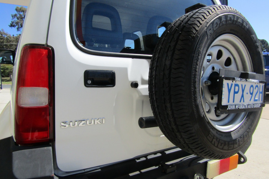 2011 Suzuki Jimny Suv Image 7