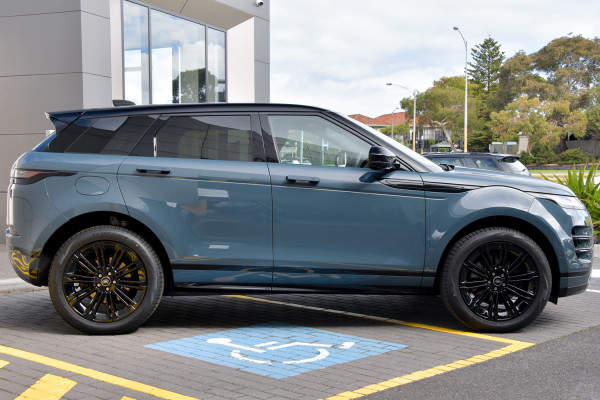 2026 Land Rover Range Rover Evoque L551 P250 Dynamic SE SUV image 3