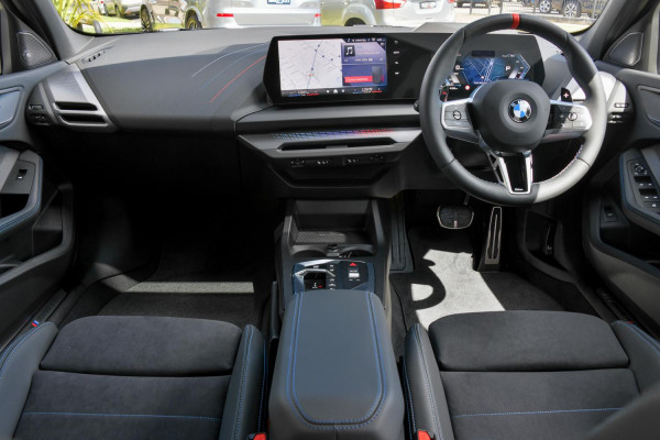 2025 BMW 1 Series F70 M135 xDrive Hatch image 4