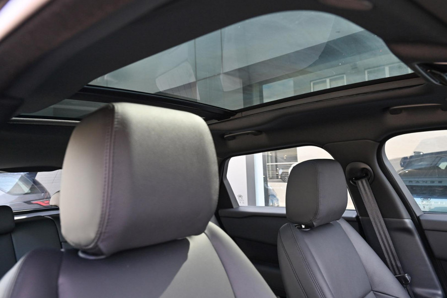 2026 MY26.5 Land Rover Range Rover Velar L560 P250 Dynamic SE SUV